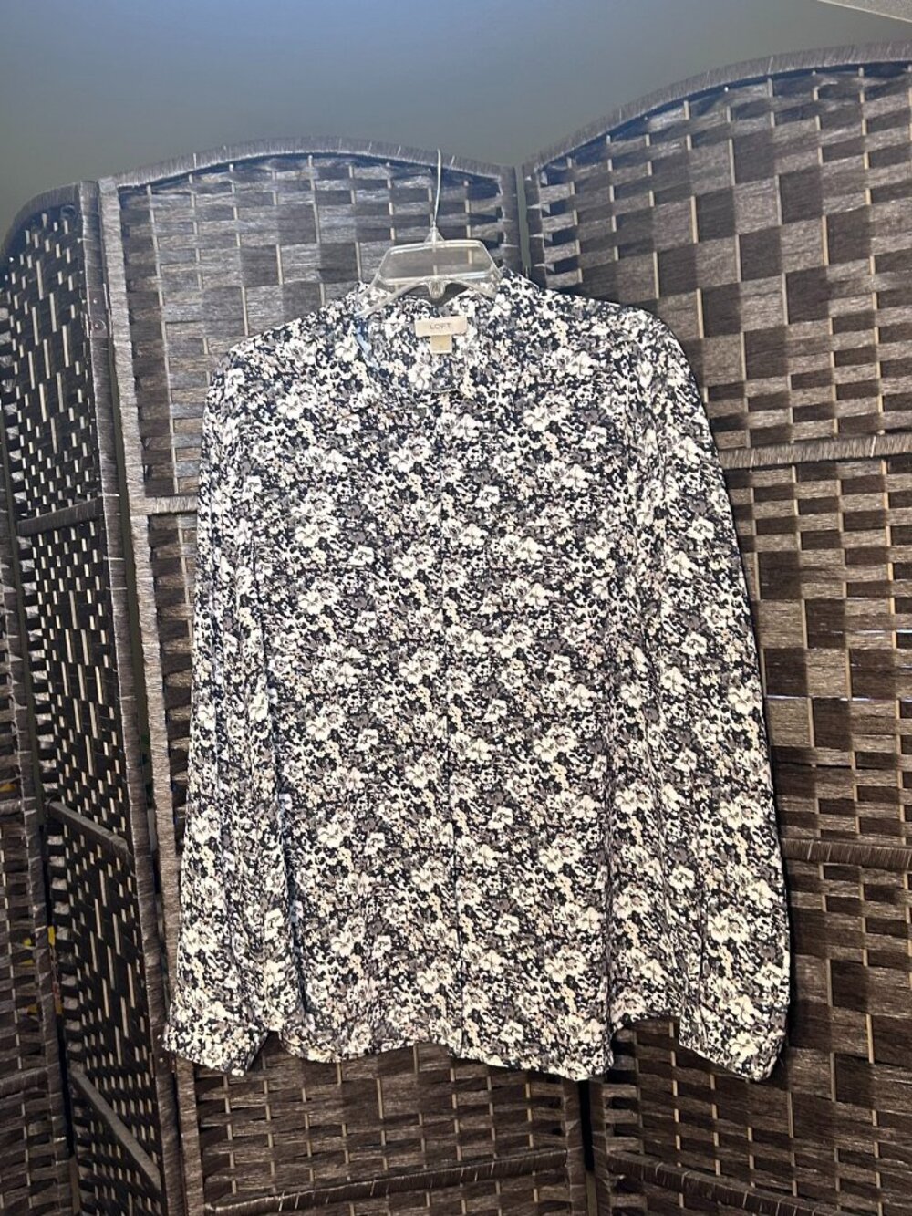 LOFT Women's XL Floral Print Blouse Long Sleeve Button Front Black Navy Cream